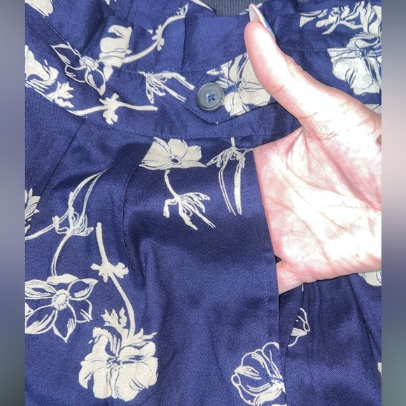 Urban Outfitters Breezy Floral Navy Relaxed Fit Diane Paperbag Wide Leg Pant - Picture 15 of 15